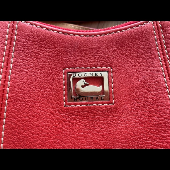 DOONEY & BOURKE Red crossbody! Beautiful pebble leather! 😁 - Picture 3 of 11